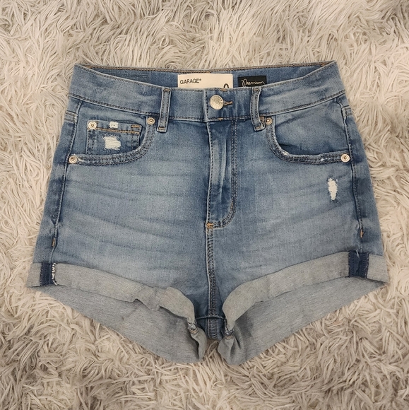 Garage shorts - Picture 1 of 4